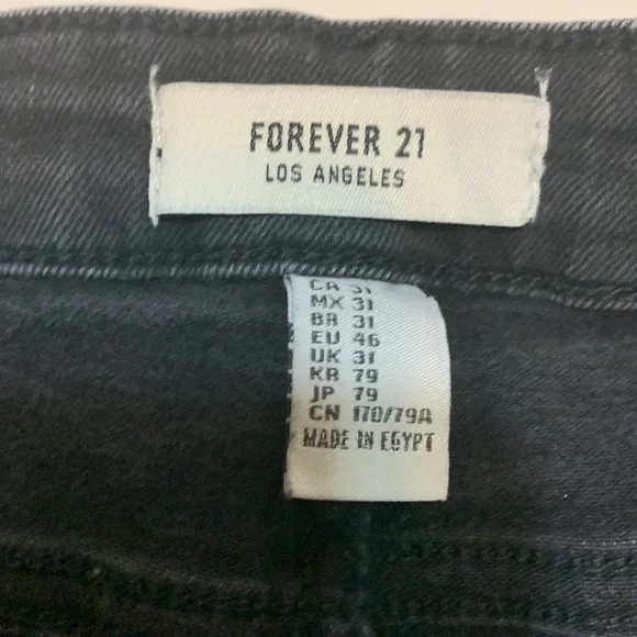 Forever 21 distressed jean shorts - Picture 6 of 6